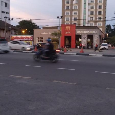 El Fateh Apartment 2 Bedroom Wakaf Che Yeh Exterior photo