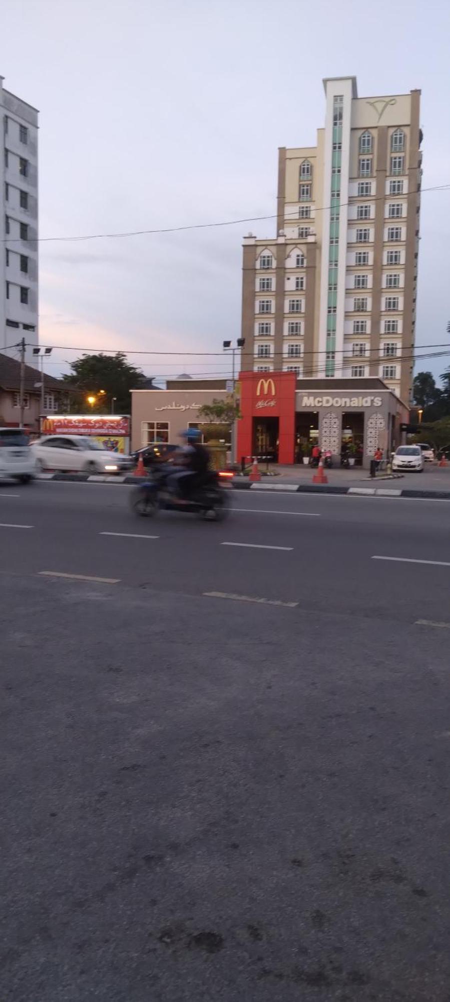 El Fateh Apartment 2 Bedroom Wakaf Che Yeh Exterior photo